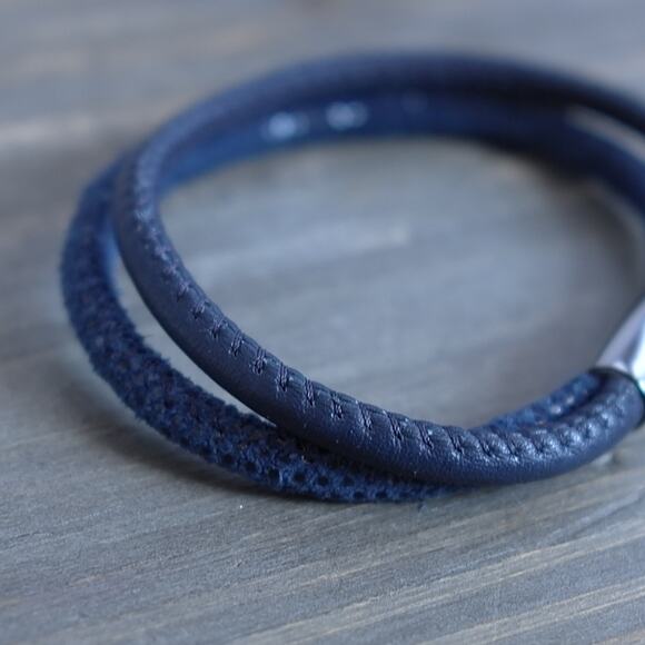 Brighton Woodstock Double Leather Charm Bracelet Python Navy Magnetic 7.5" Blue - Picture 5 of 5